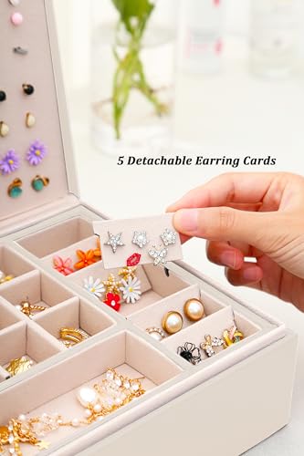 QBestry Girls Jewelry Box Earring Holder Organizer for Girls Jewelry Organizer Box Stud Earrings Organizer for Girl Womens Beige Jewelry Box for Earrings and Necklaces Rings Stud Earring Box for Teen - color: Beige, size: Medium
