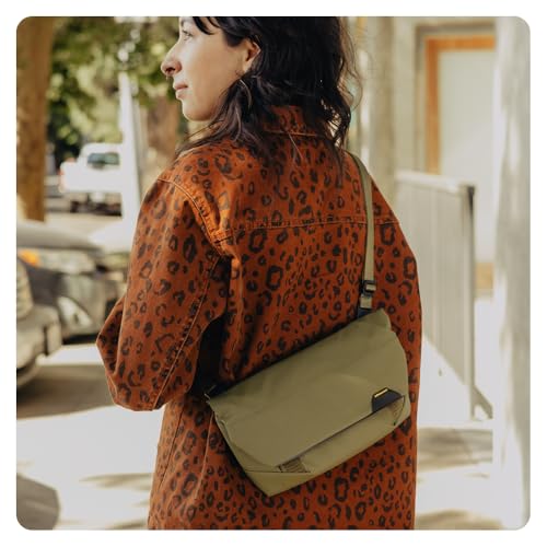 Peak Design Field Pouch V2, Coyote, 2-in-1 Organizer and Sling Bag, Adjustable Shoulder Strap and Integrated Belt Loops, Weatherproof Nylon Canvas, Organizer Pouch or Carry Bag for Men and Women - color: Coyote